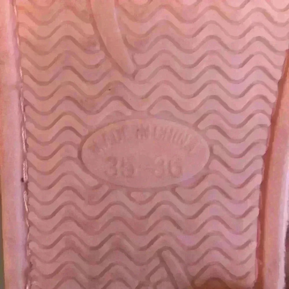 Fuzzy Slipper sSet of 2 Size 6.5 Smiley Face Open Toe Rainbow Mule - Picture 12 of 13